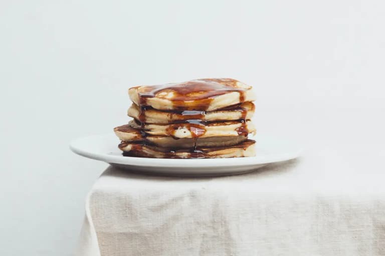 Секретний інгредієнт для тонких млинців: чому вони більше не будуть рватися