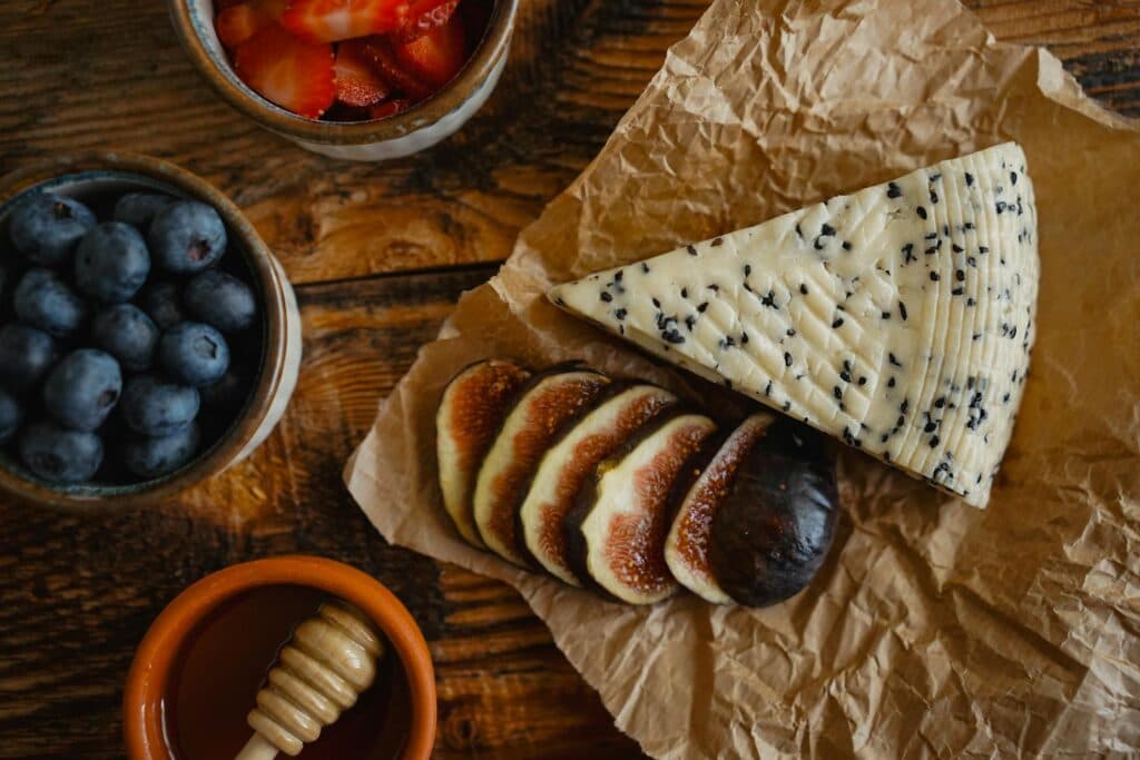 Натерти сир маслом? 3 причини, чому цей дідівський метод псує продукт