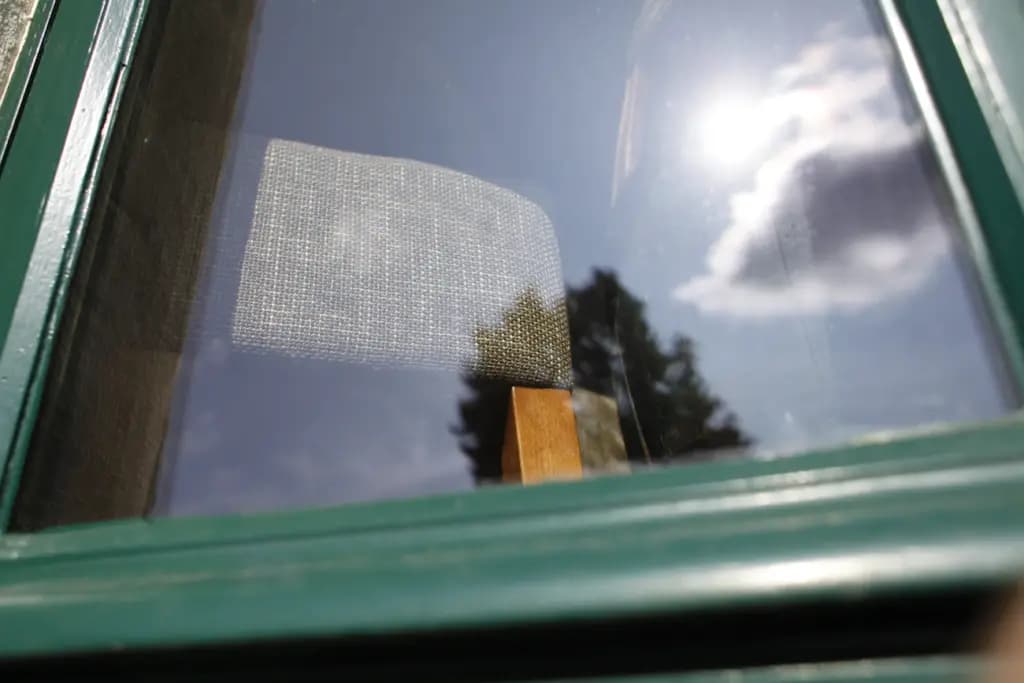 Чому стара газета миє вікна краще за хімію за 500 грн