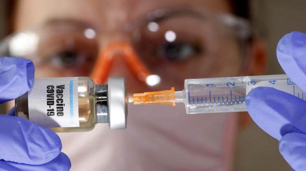 Нова вакцина забезпечує тривалий захист від COVID-19 і грипу