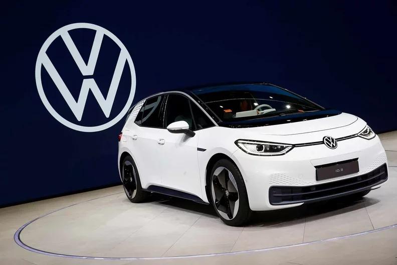 Volkswagen піднімає ціни на всі моделі з ДВС у Європі