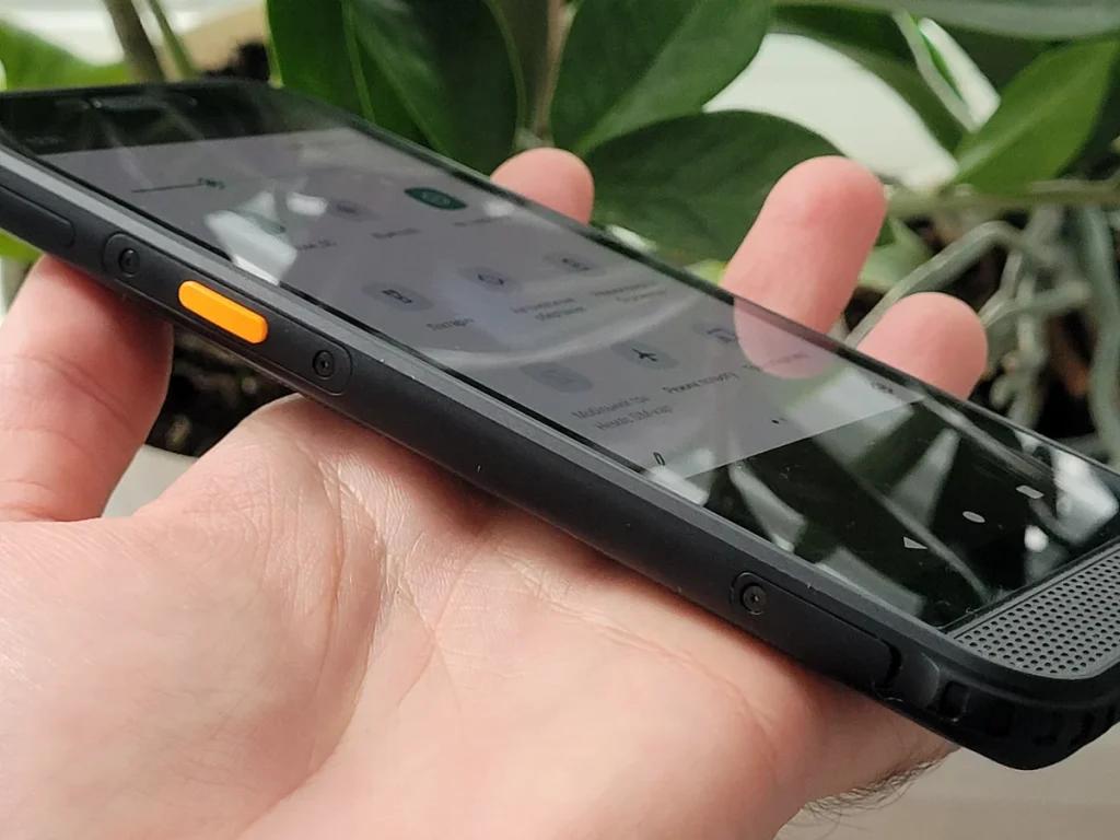 Чому не потрібні захисні плівки для екрана смартфонів