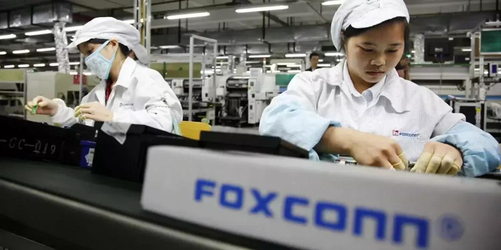 Зміна виробництва iPhone від Apple залишила в Китаї місто-привид