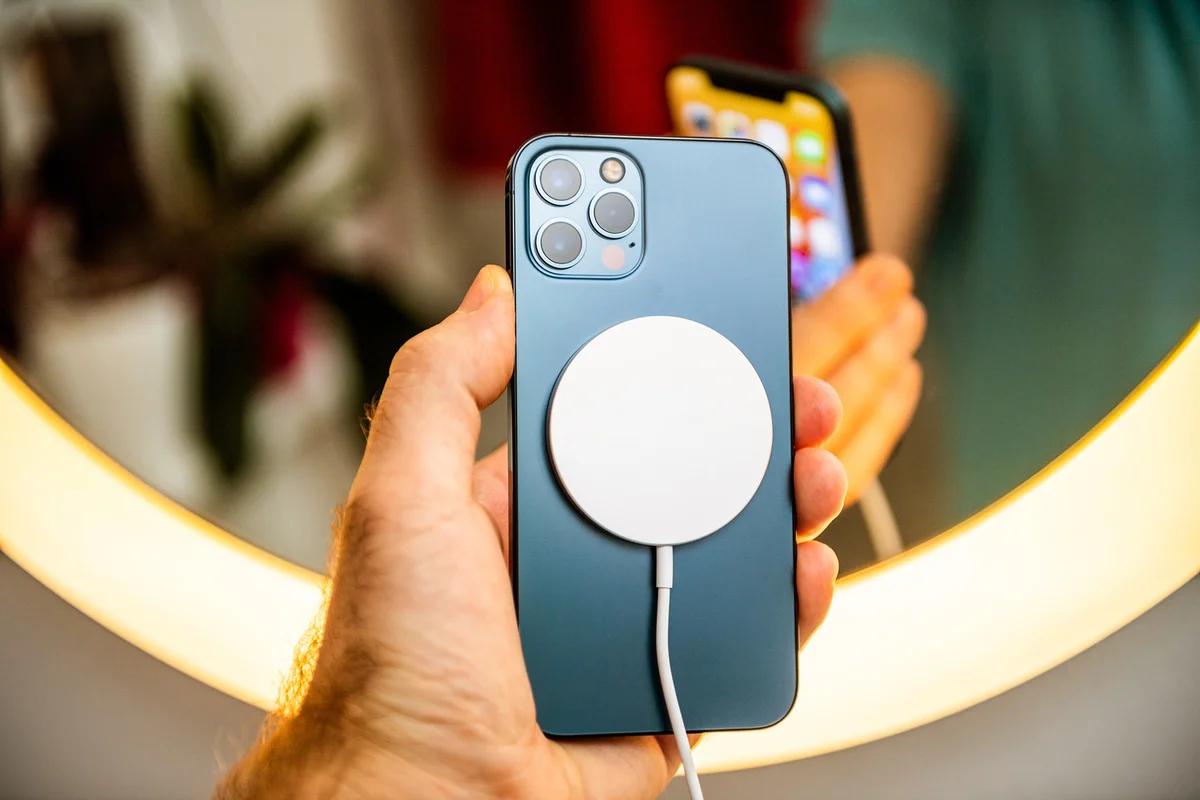 Смартфони серії iPhone 16 отримають апгрейд бездротової зарядки з виходом iOS 26