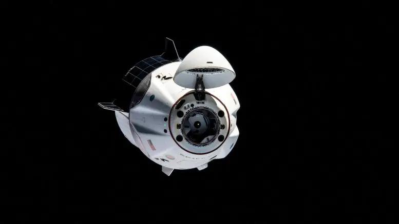Корабель Crew Dragon повернувся на Землю