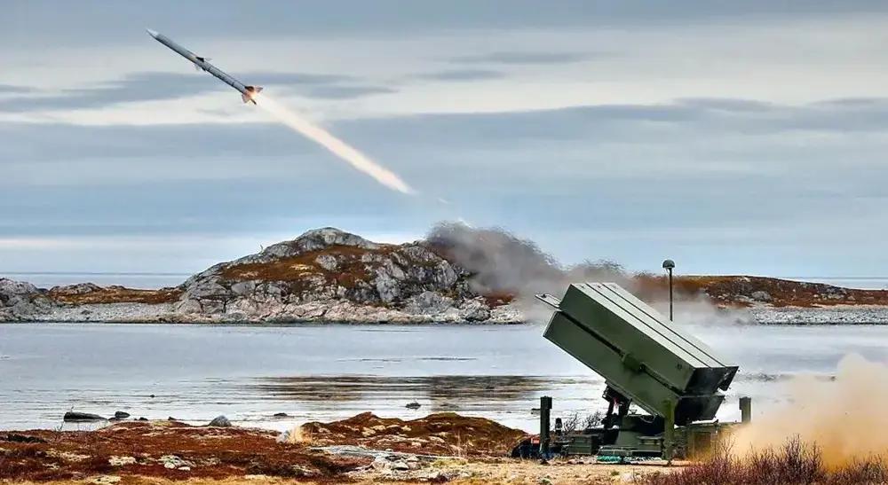 Raytheon завершила випробування нової ракети AMRAAM-ER для NASAMS