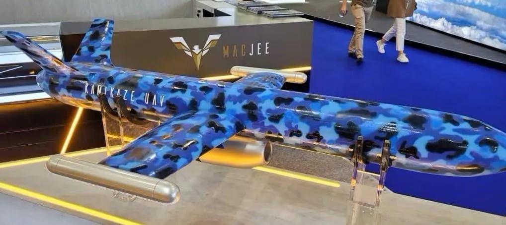 Компанія Mac Jee вперше показала новий реактивний безпілотник-камікадзе Anshar