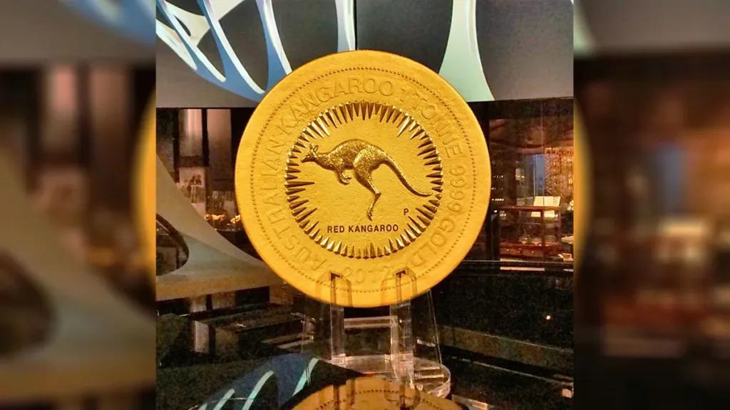 Найбільша у світі золота монета вагою в 1 тонну є законним платіжним засобом