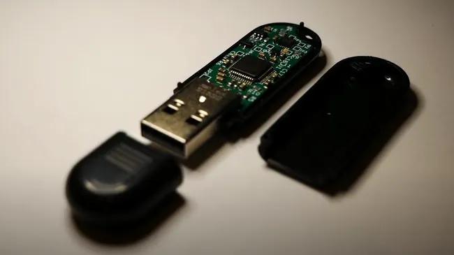 Новий USB-накопичувач має функцію самознищення