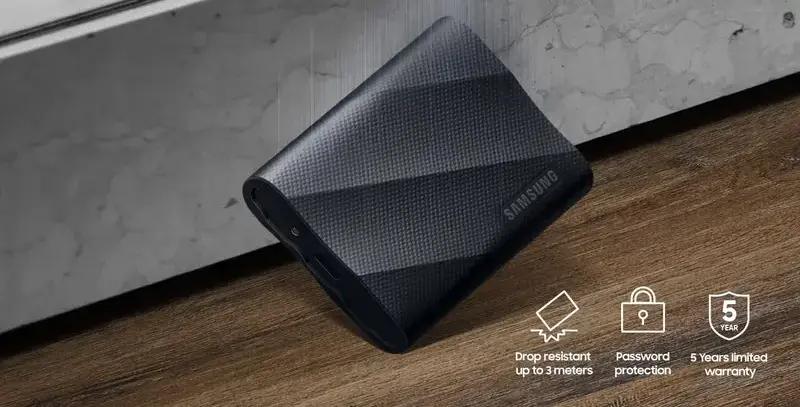 Представлений SSD розміром із кредитну картку Samsung T9 Interstellar Grey