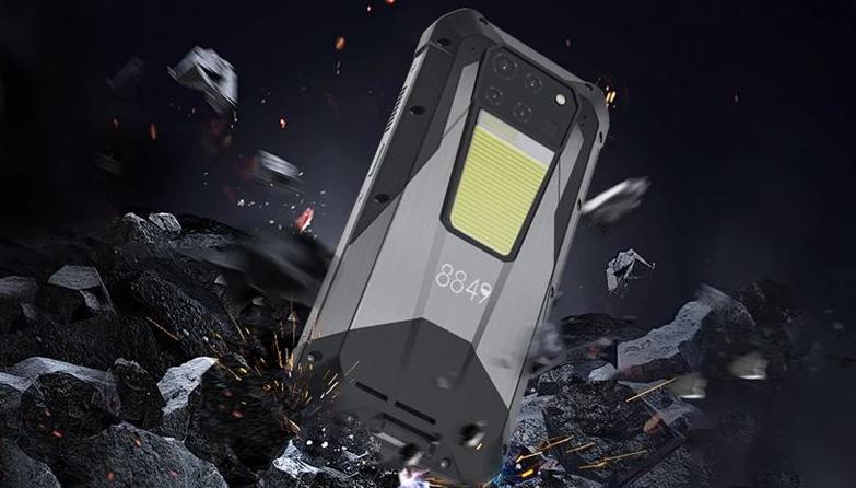 Анонсований смартфон UNIHERTZ 8849 Tank 3 Pro з проектором та підтримкою 5G