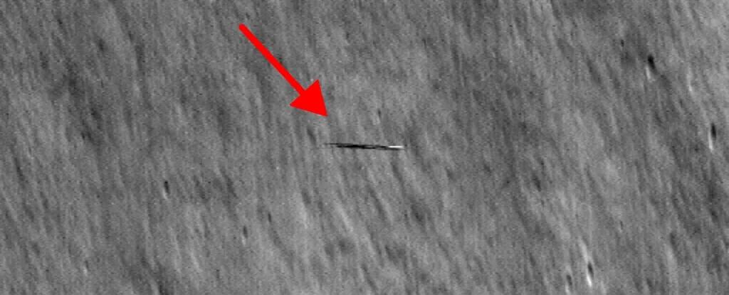 NASA виявило об’єкт у формі дошки для серфінгу, що мчить повз Місяць