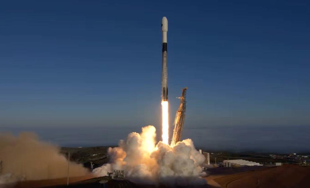 SpaceX запускає військовий метеорологічний супутник