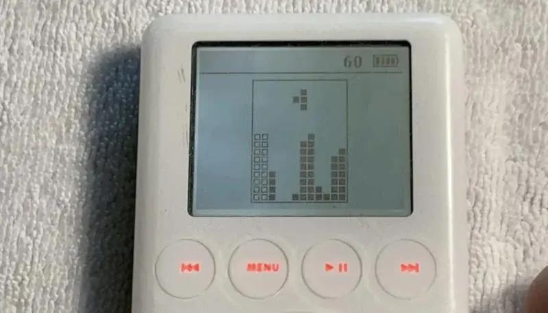 Виявлено прототип Apple iPod з невиданим клоном «Тетріса»