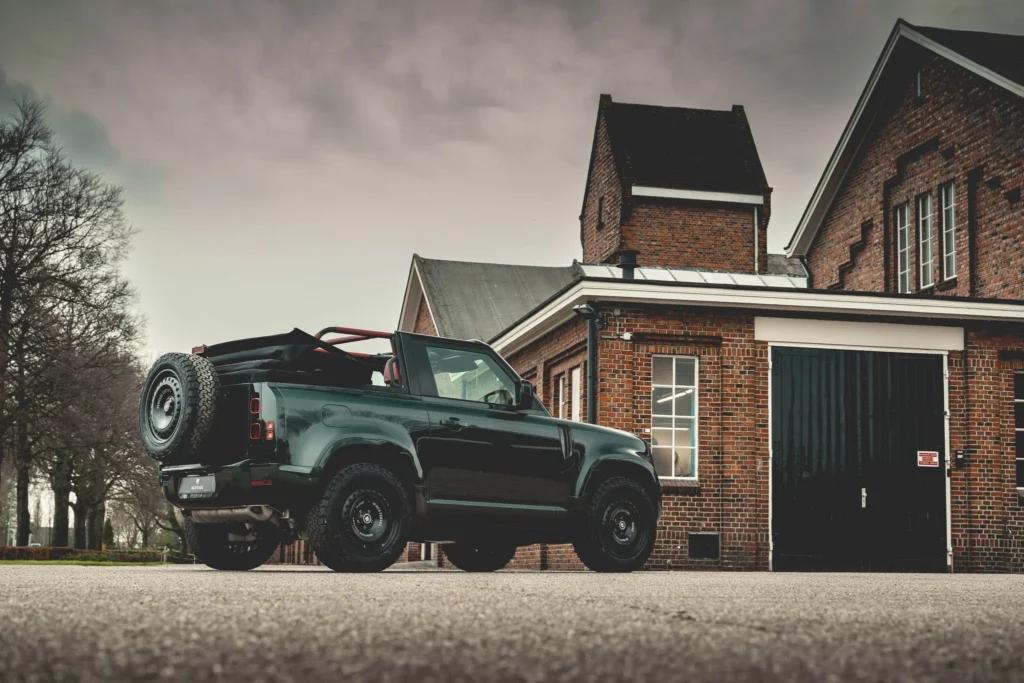 Представлений кабріолет Land Rover Defender