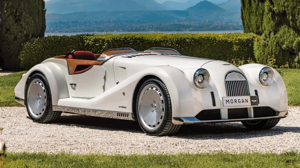 Представлений автомобіль зібраний вручну Morgan Plus Six Midsummer