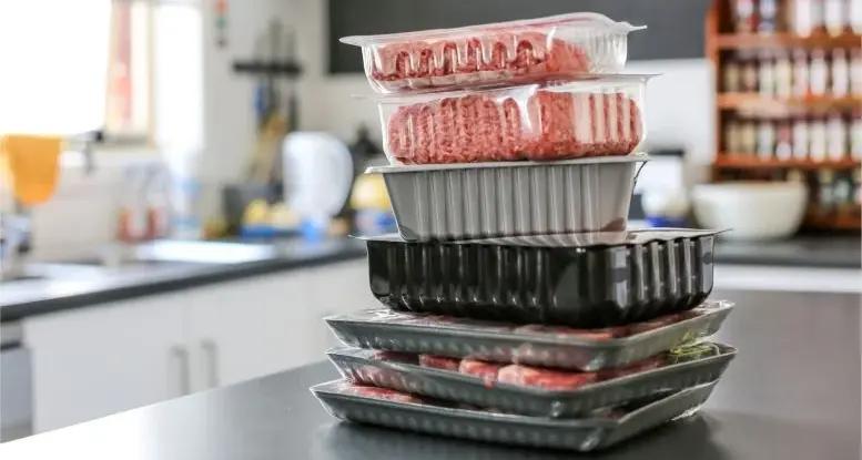 В пластиковій упаковці для харчових продуктів виявлено 9936 хімічних речовин