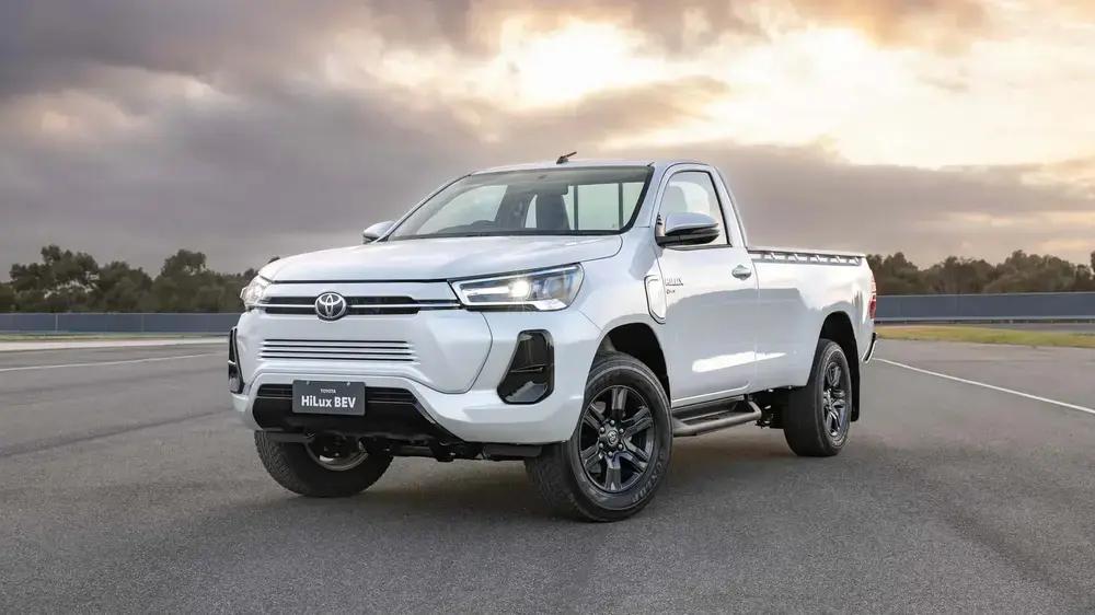 Toyota почне випускати новий Toyota Hilux