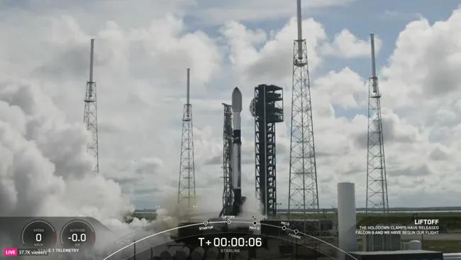 SpaceX запускає 23 супутники Starlink