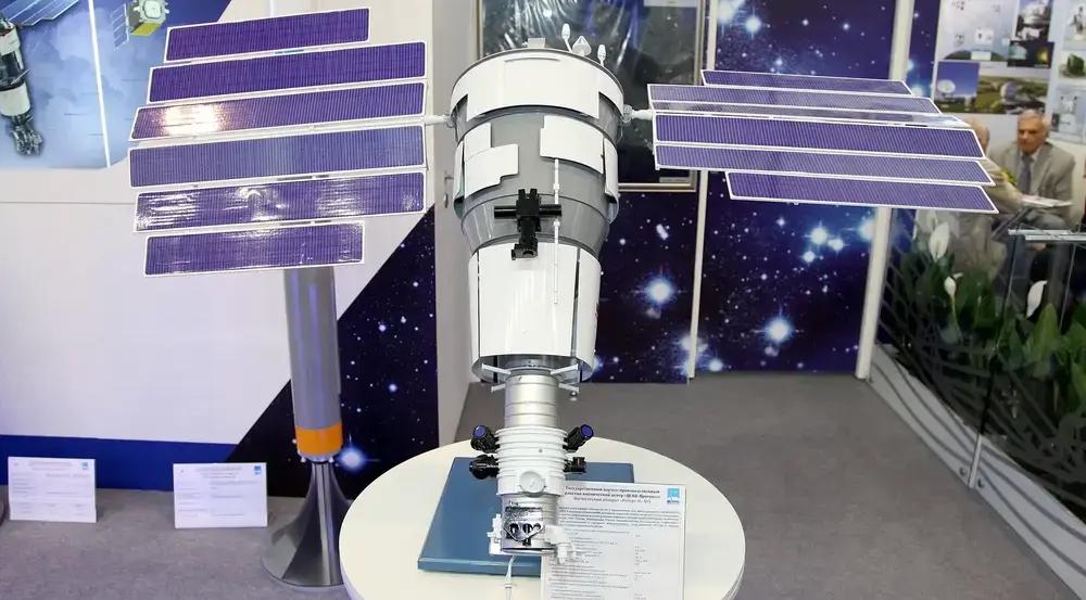 Російський супутник розпався, утворивши сміття на навколоземній орбіті