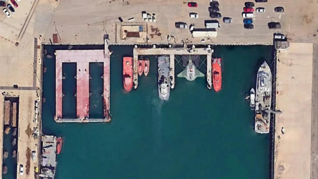 Величезний підводний дрон Manta Ray зняли з космосу