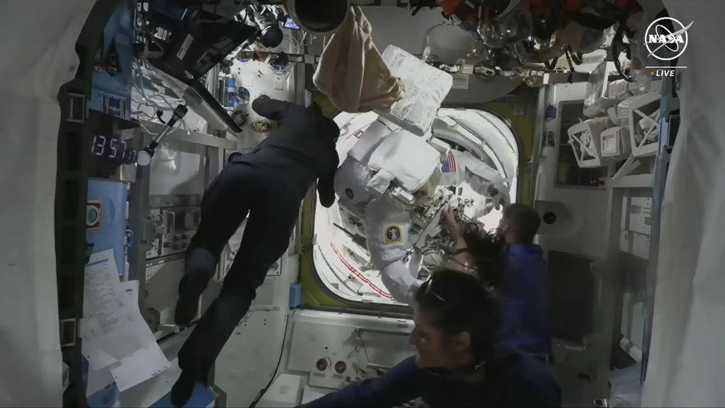 NASA скасувала вихід МКС у відкритий космос через витік охолоджуючої рідини в скафандрі