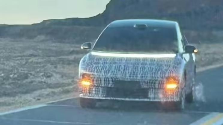 Li Auto показала перший автомобіль нової лінійки Li M8