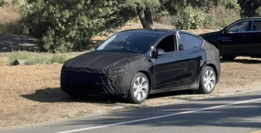 Нову Tesla Model Y вперше показали всередині та зовні