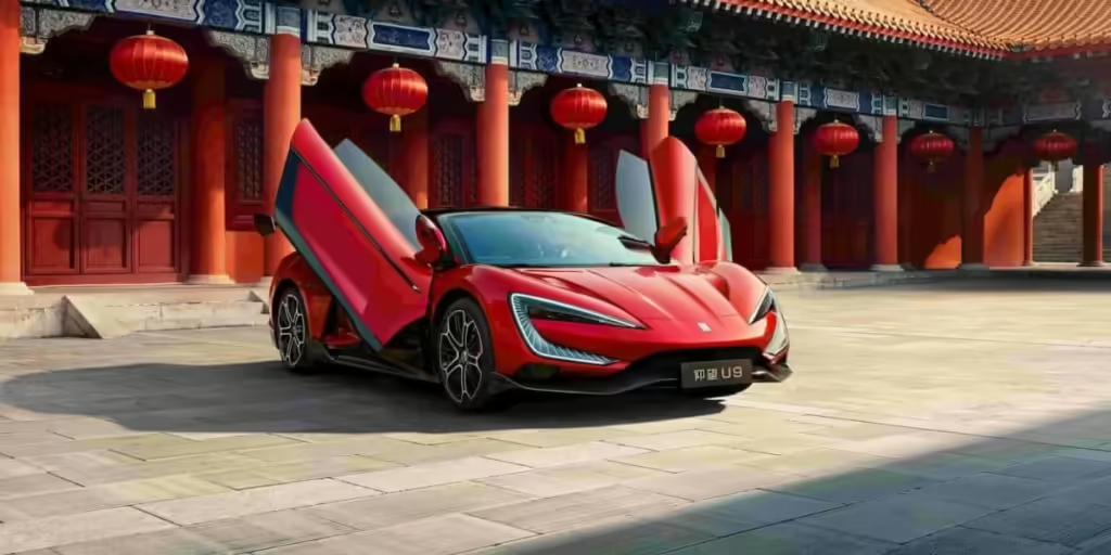Перший електричний суперкар BYD вирушив у виробництво