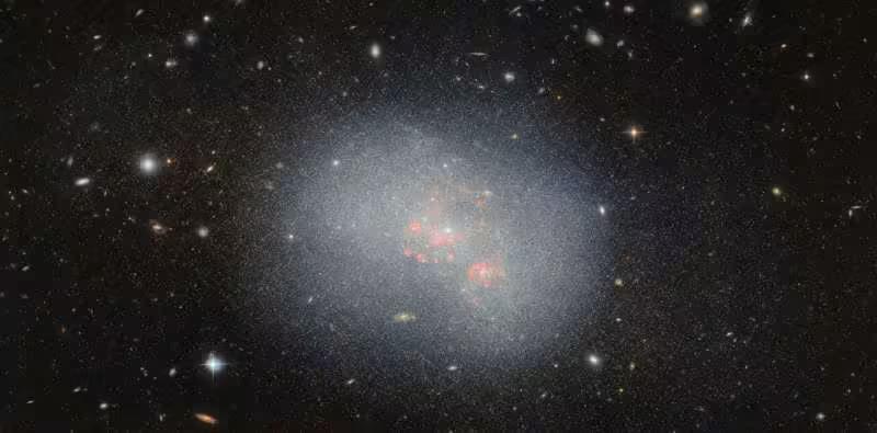 Hubble спостерігає потенційне злиття галактик