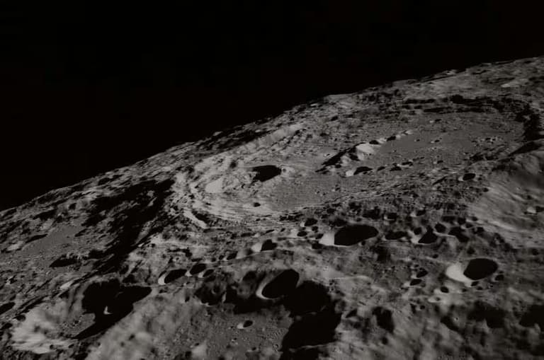 Вчені виростили нут у місячному ґрунті