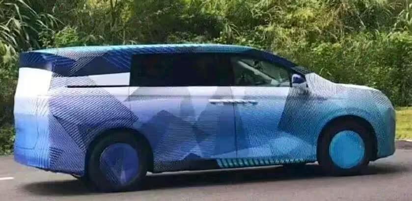 Гібридний мінівен BYD Dynasty представлять 30 серпня