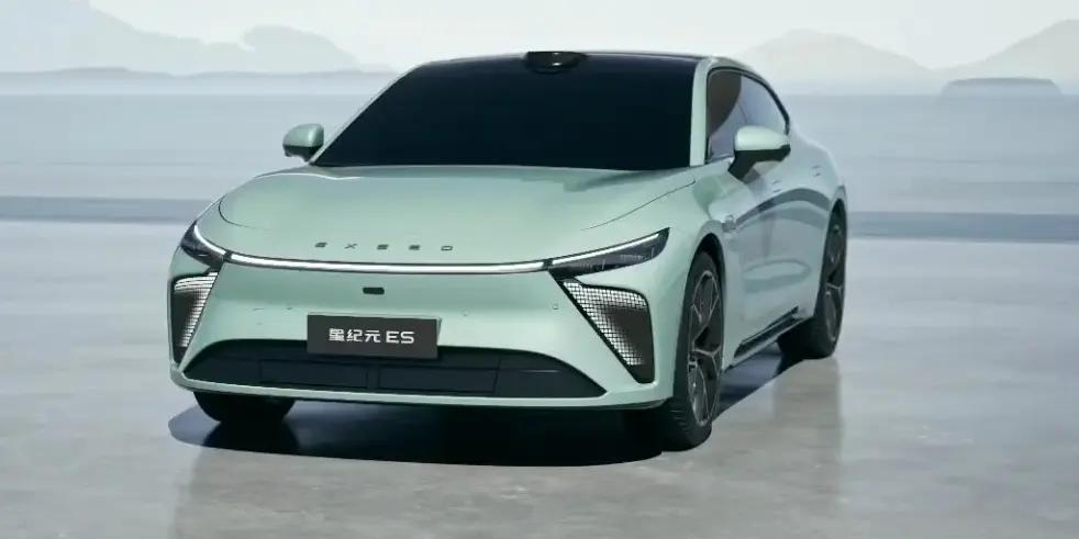 Представлений седан Chery Exeed Star Era ES 2025