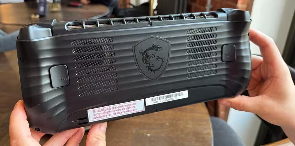 MSI показала Claw 8 AI+
