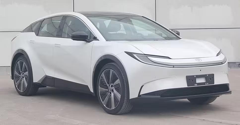 Китайський Мінпром розсекретив новий кросовер Toyota bZ3C