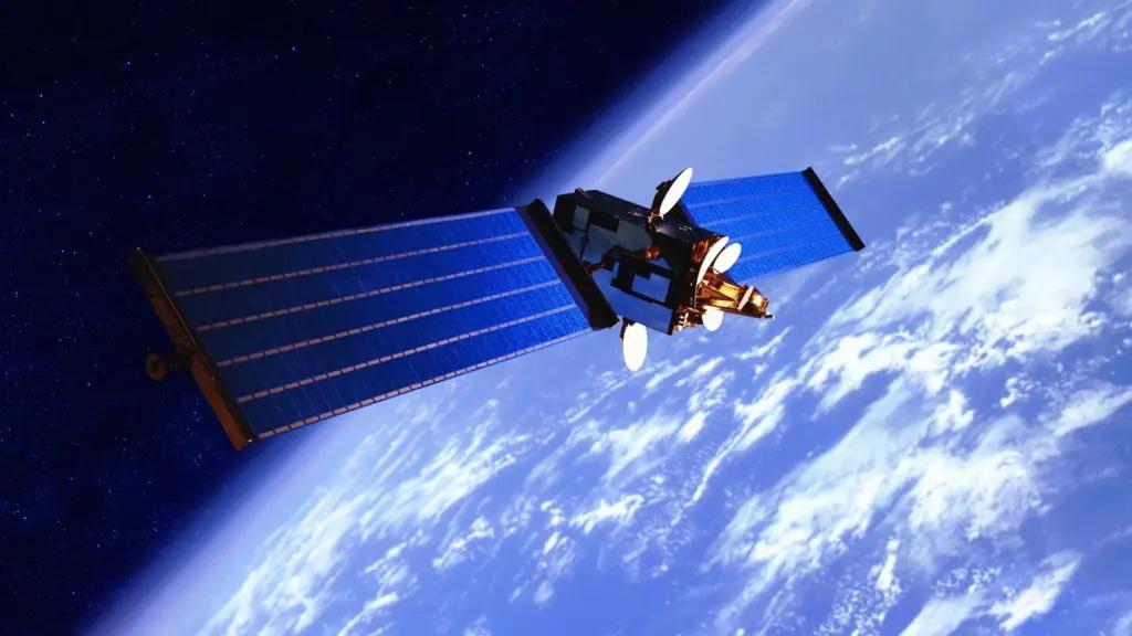 Супутник Intelsat 33e несподівано розпався на орбіті Землі