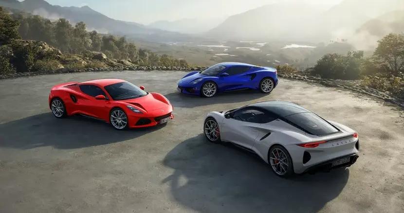 Представлений Lotus Emira Turbo SE 2025
