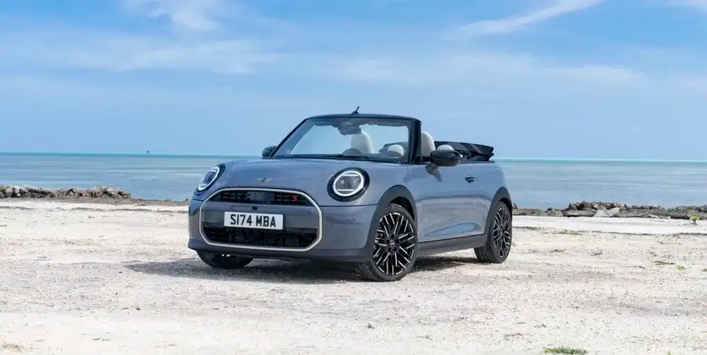 BMW представила нове покоління Mini Cooper із потужними ДВС