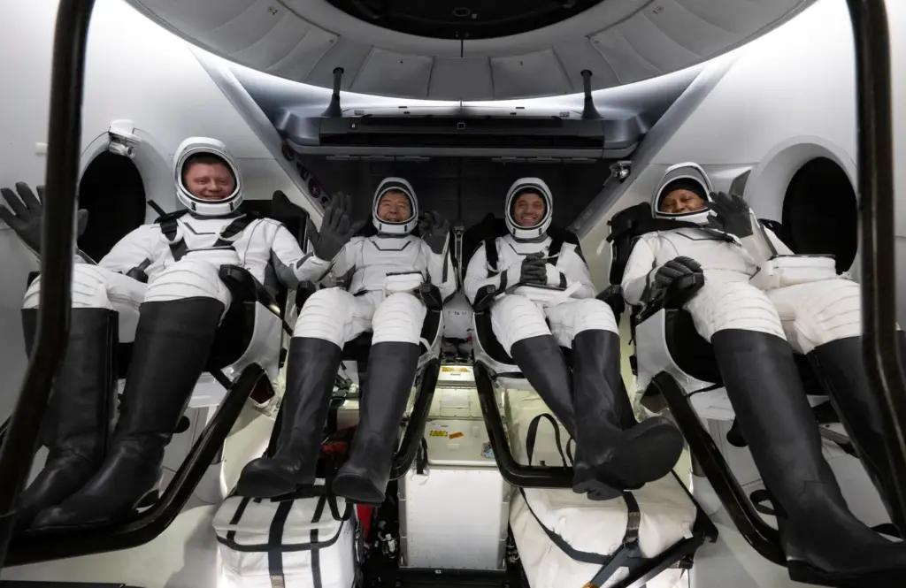 Госпіталізований астронавт NASA: розгадка медичної таємниці після космічної одіссеї Crew-8