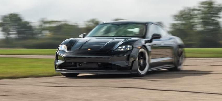 Майбутній Porsche Macan знову отримає ДВЗ