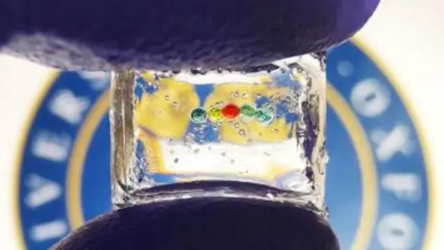 Створено найменшу у світі літієву біобатарею для імплантатів