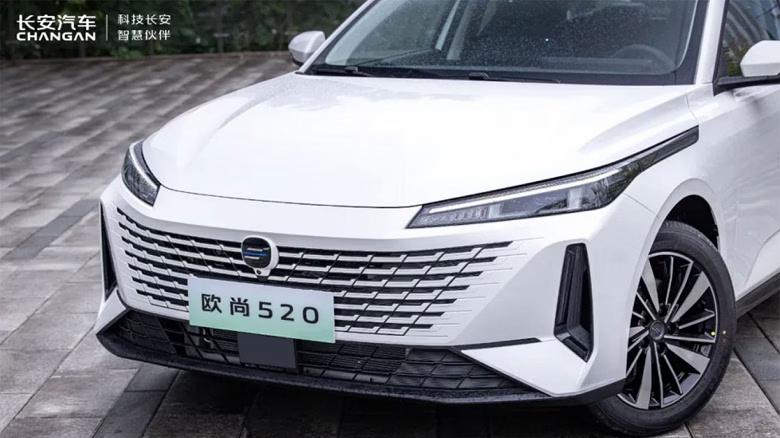 Представлений перший електромобіль Changan зі змінною батареєю