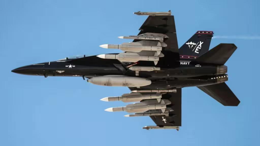 ВМС США опублікували знімки винищувача F/A-18F Super Hornet