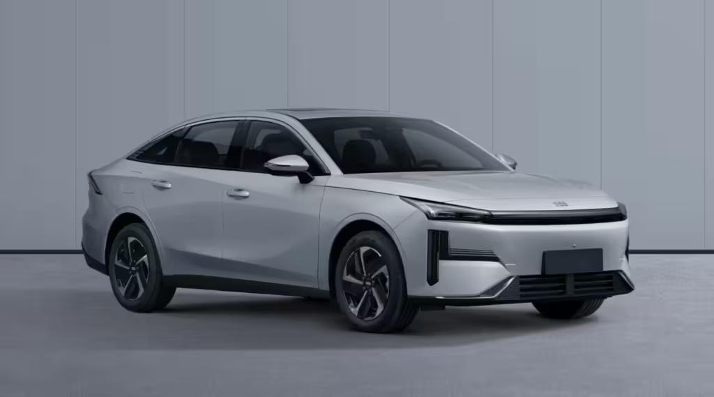 До виходу готовий новий седан Geely Galaxy L6