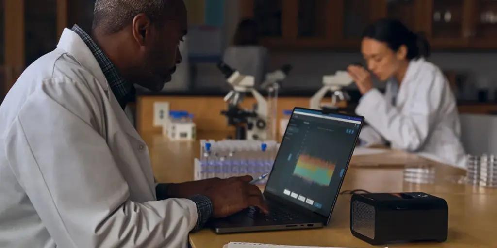 Apple оснастила нові MacBook Pro дисплеями на квантових точках