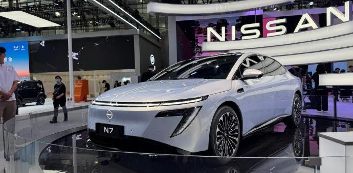 Представлений Nissan N7 з унікальною підтримкою спини водія