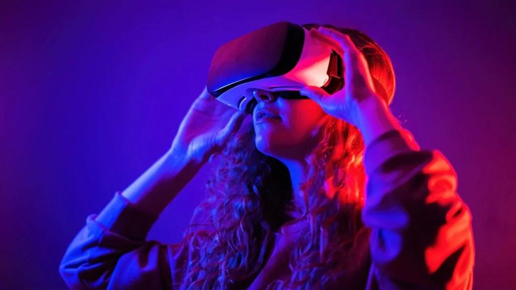 Samsung планує випустити свій пристрій змішаної реальності у 2025 році