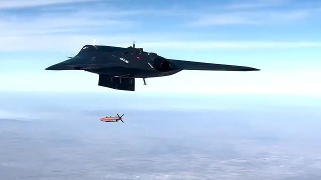 Турецький стелс-безпілотник Anka-3 вперше запустив глісадну бомбу