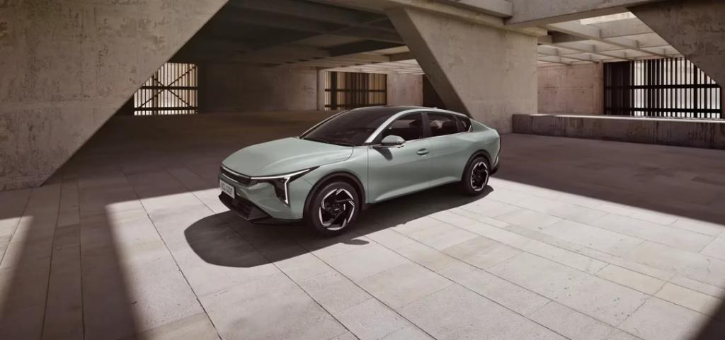Представлений Kia K4 2025