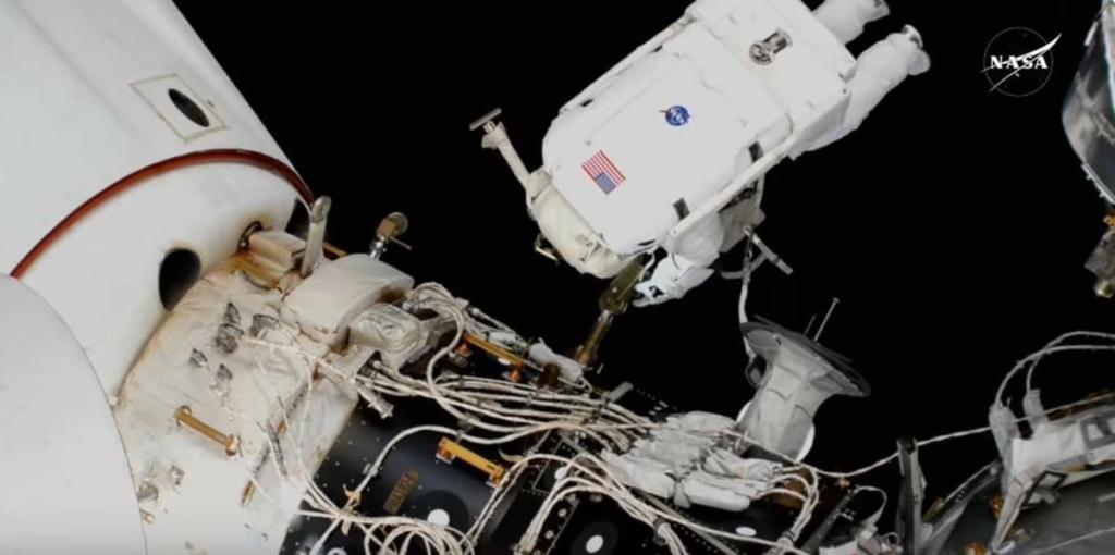 Американські астронавти вийшли у відкритий космос уперше за 14 місяців